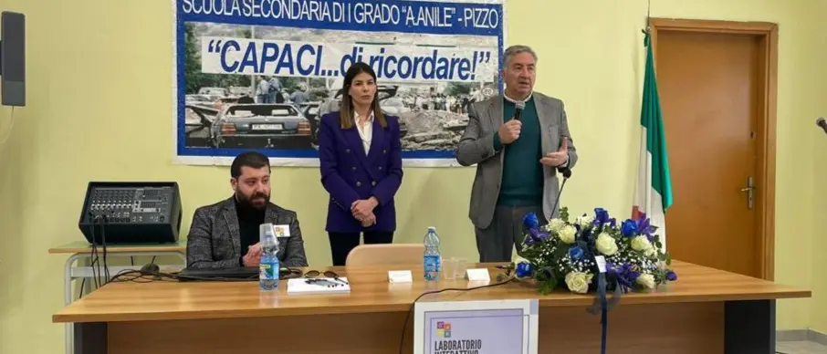 Pizzo, laboratori interattivi contro il bullissimo proposti da \"Visioni in Lab\"