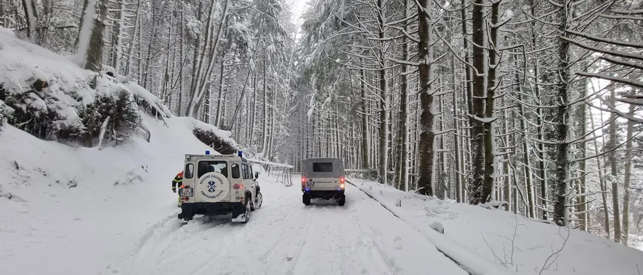 Gelo e forte vento nel Vibonese: nelle Serre disagi e scuole ancora chiuse