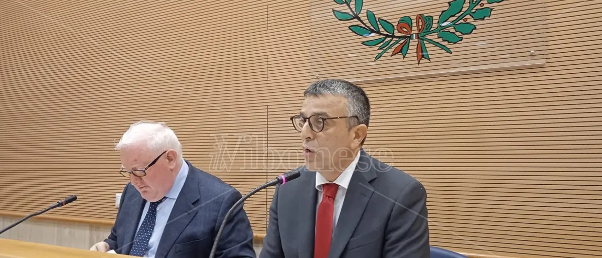 Il presidente della Provincia di Vibo saluta il prefetto Lulli e dà il benvenuto a Paolo Grieco