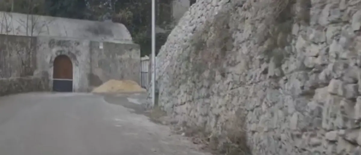 Tropea e la discesa Marina Vescovado, Piserà segnala la pericolosità di alcuni «lavori stradali»