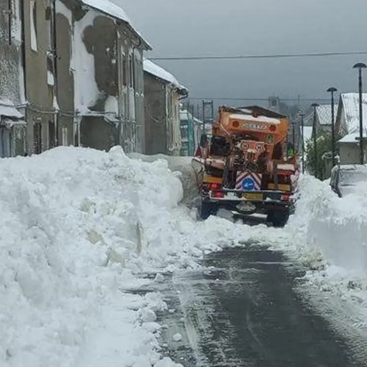 Neve nel Vibonese: Serre e Preserre tra disagi e scuole chiuse