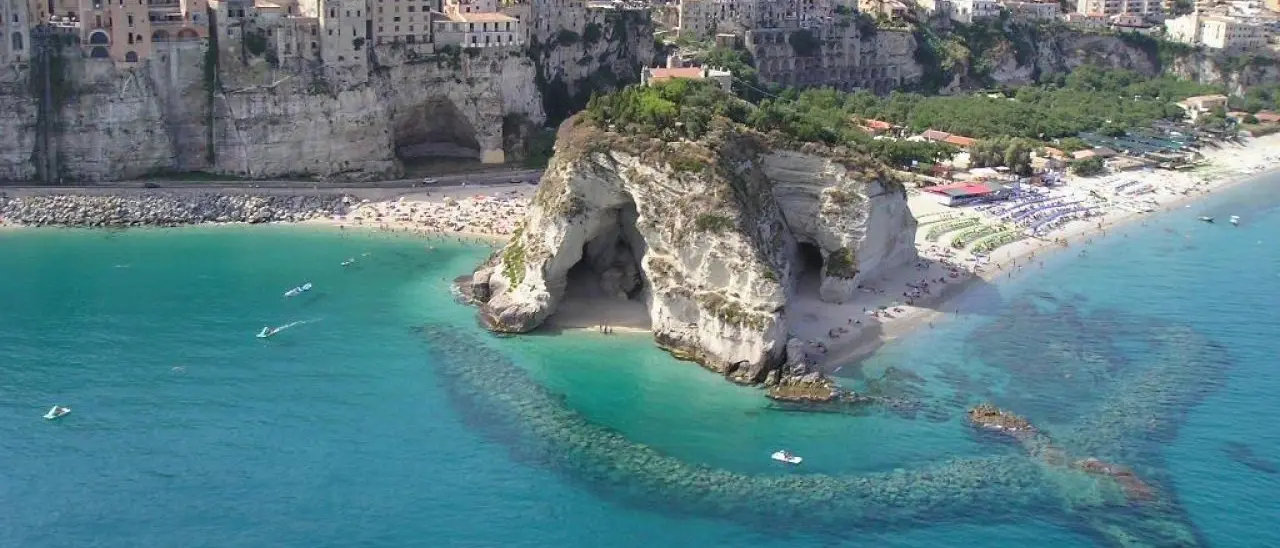 Tropea, aggiudicate le opere di protezione e mitigazione del rischio da erosione costiera