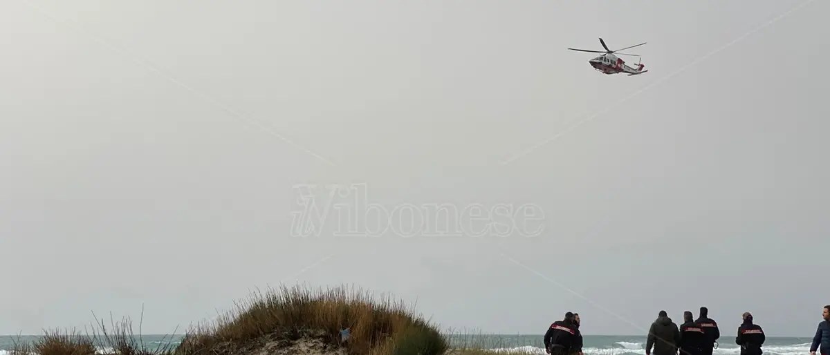 Gruppo Diemmecom-Pubbliemme: una stele sulla spiaggia di Cutro come a Capaci per non dimenticare