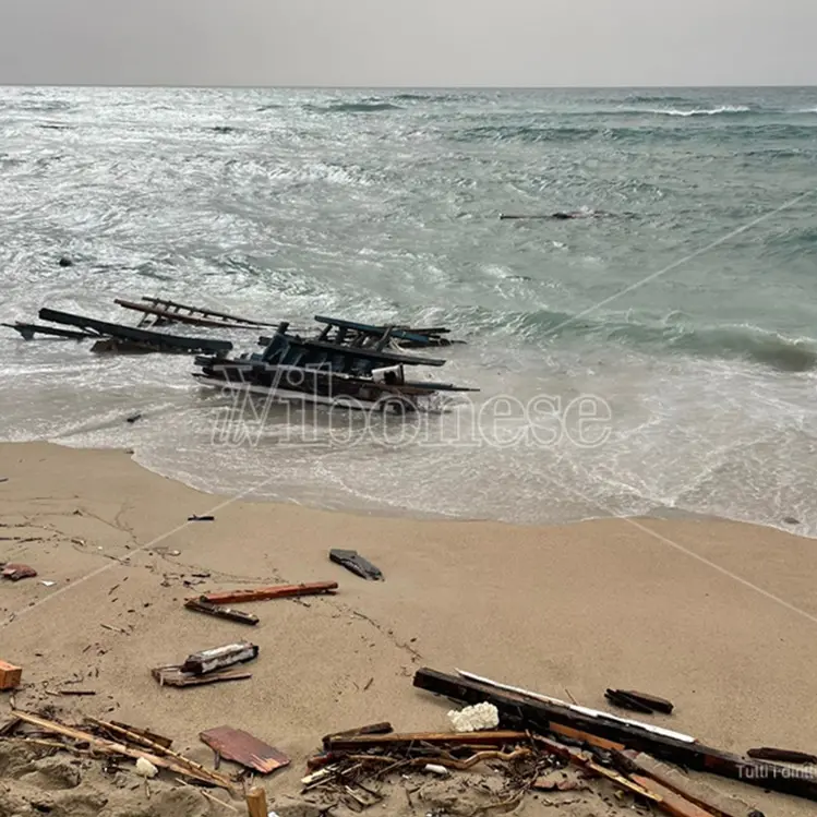 Naufragio a Crotone, don Ciotti: «Ancora stragi sotto gli occhi dell’Occidente»