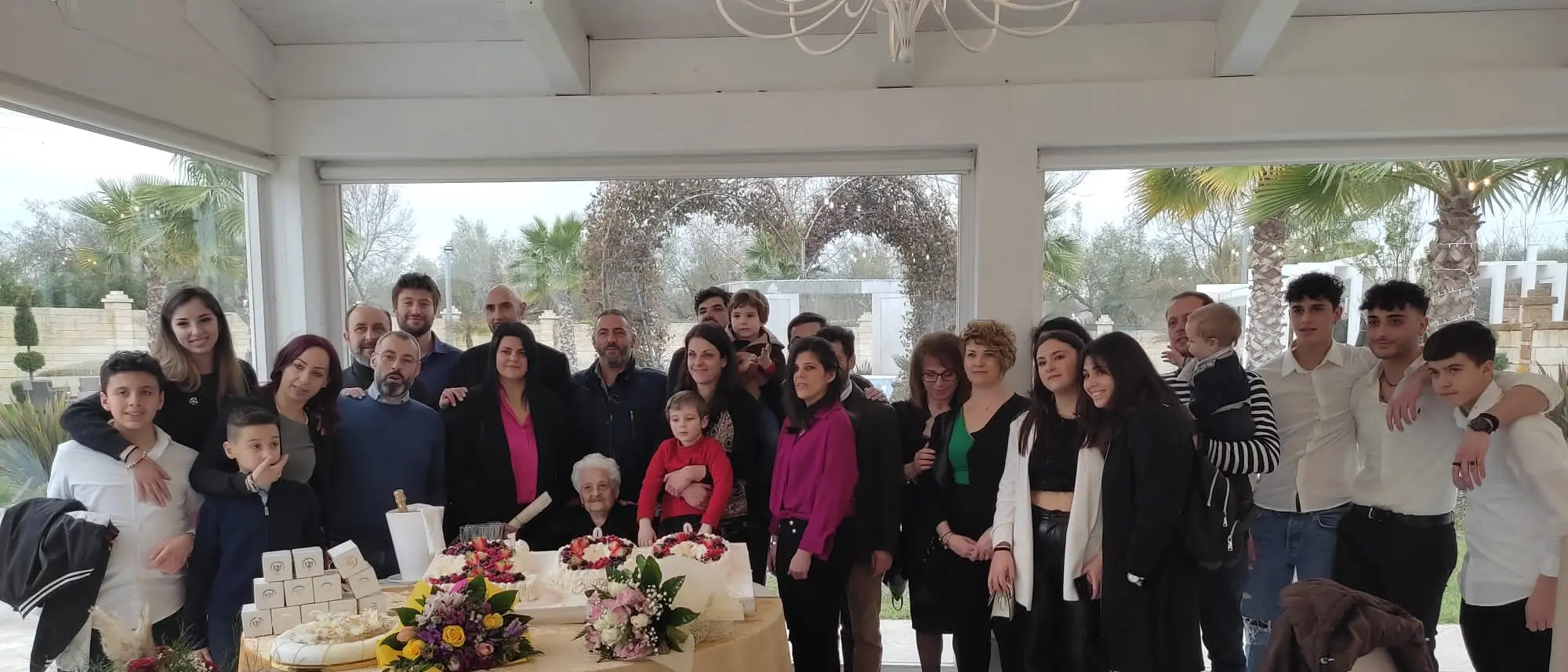 A Ionadi festa grande per il secolo di vita di nonna Maria Grazia