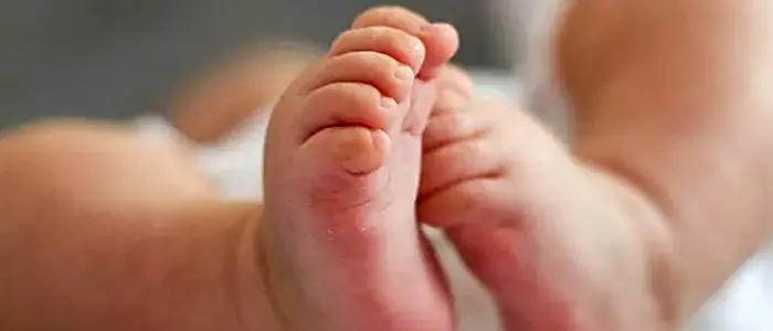 Partorita in mare a Caulonia, la piccola Fabiana affidata a una famiglia di Reggio