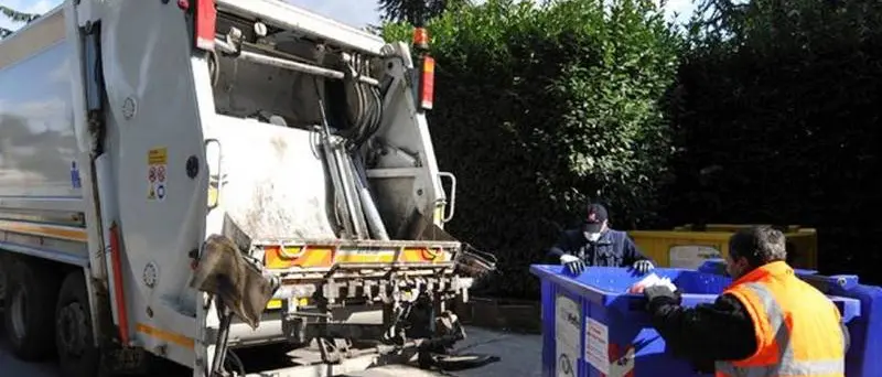 Caos rifiuti, il Pd accusa tutti: Provincia, Anas e Corap. E “richiama” il Comune di Vibo