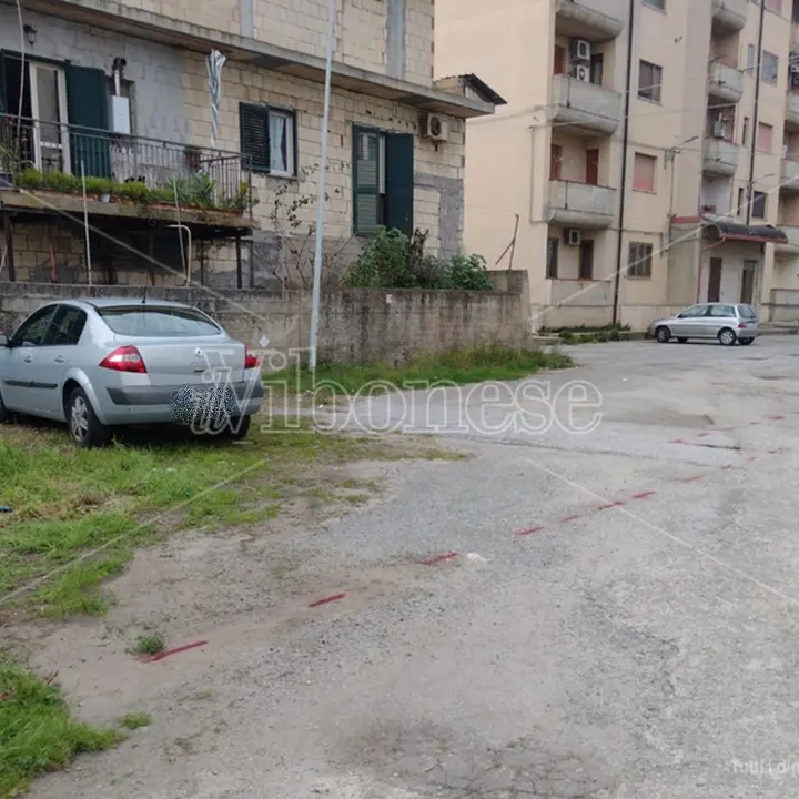 Piscopio, la denuncia di Comito: «Il Comune sta realizzando un'area giochi davanti a un cancello»
