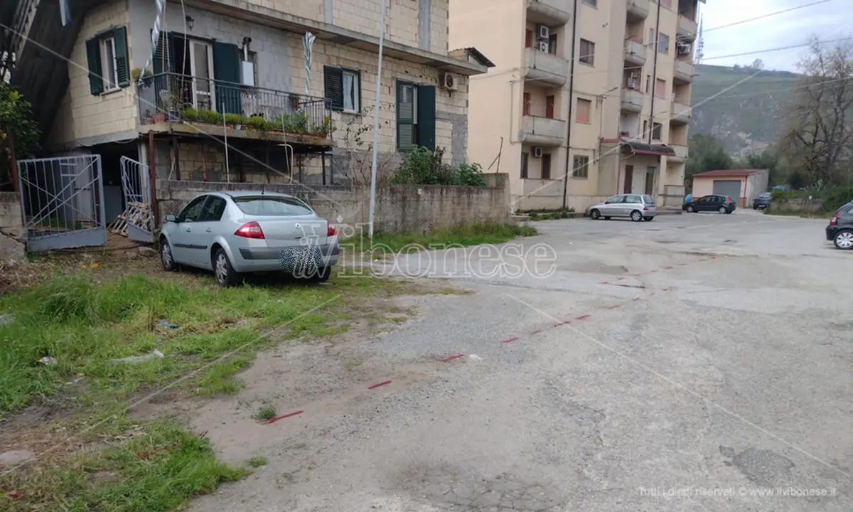 Piscopio, la denuncia di Comito: «Il Comune sta realizzando un'area giochi davanti a un cancello»