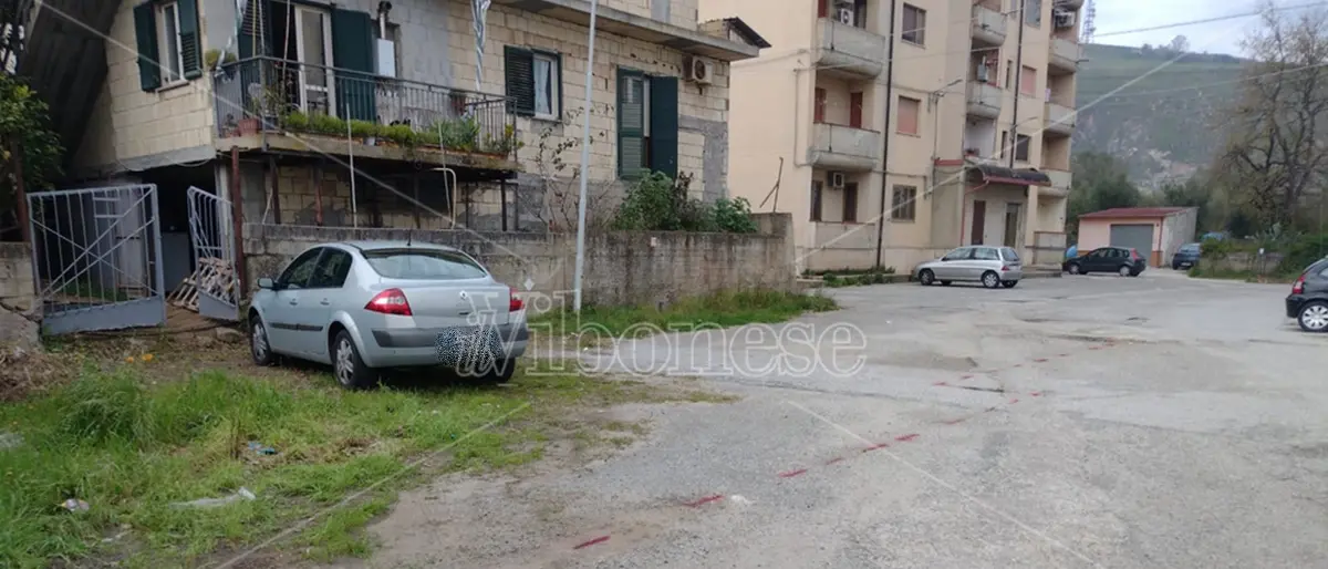 Piscopio, la denuncia di Comito: «Il Comune sta realizzando un'area giochi davanti a un cancello»