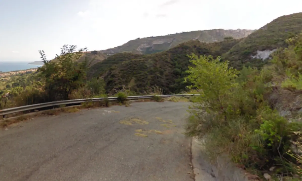 Drapia, forse stavolta ci siamo: dopo decenni di attesa appaltata per 1,8 milioni di euro la strada di collegamento con Tropea