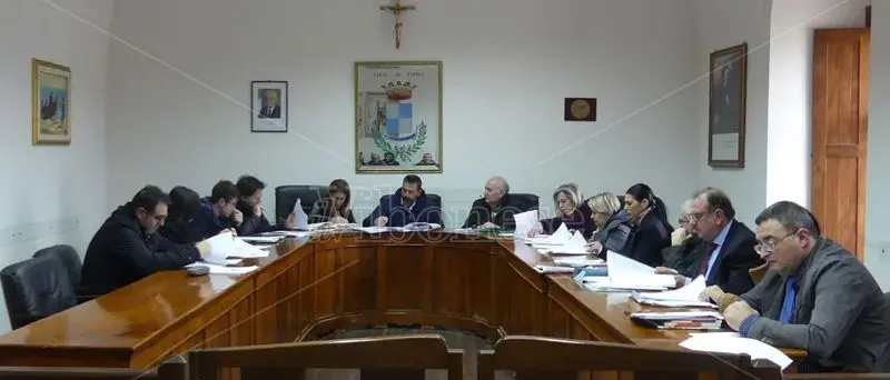 Tropea, in consiglio comunale è scontro su Palazzo Giffone