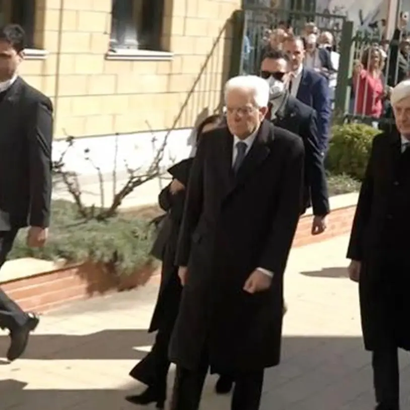 Strage migranti, Mattarella arrivato a Crotone per rendere omaggio alle vittime