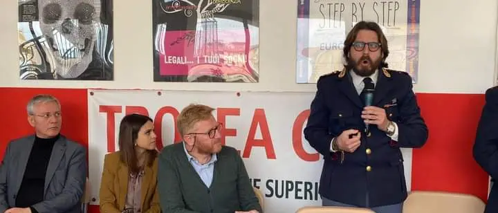 Tropea, il capo della Squadra mobile di Vibo e Libera, incontrano gli studenti del Galluppi