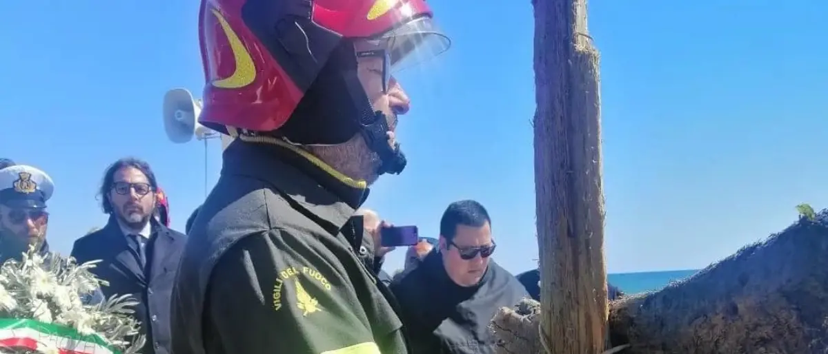 Santa Maria di Ricadi, alla Via Crucis la Croce lignea reliquia del naufragio di Cutro