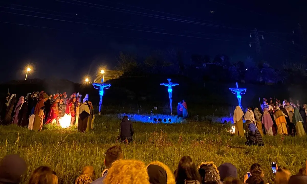 La Passione vivente emoziona la comunità di San Calogero: le foto della 35esima edizione