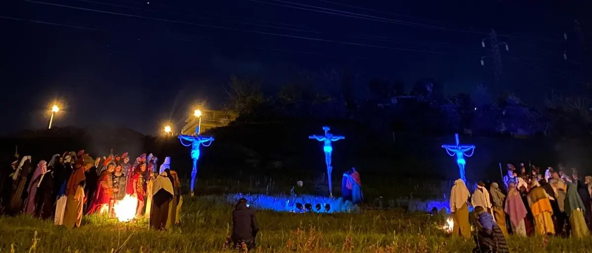 La Passione vivente emoziona la comunità di San Calogero: le foto della 35esima edizione