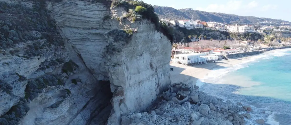 Crollo costone a Tropea, Bevacqua (Pd) presenta interrogazione in Consiglio regionale