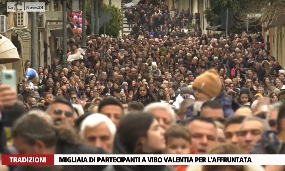 L'Affruntata di Vibo Valentia: la gioia e la commozione di chi l'ha vissuta - Video