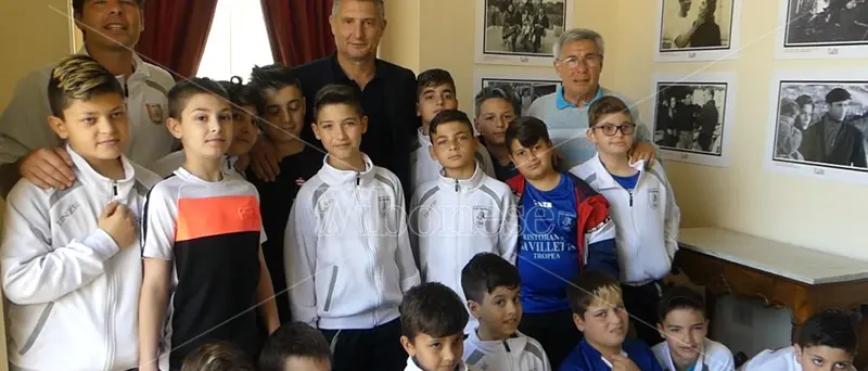 Un campione a Tropea, l’ex rossonero Daniele Massaro tra i piccoli talenti - Video