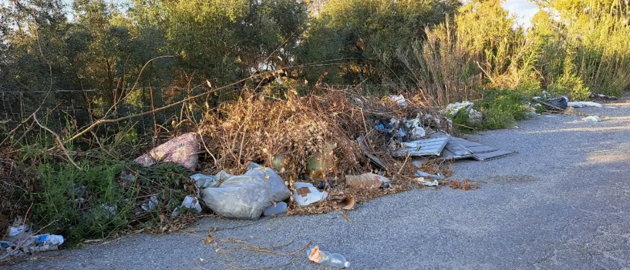 Bivona, dipendenti Baker Hughes in campo per ripulire un'area abbandonata e preda del degrado