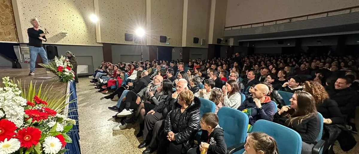 “La fisica che ci piace\", a Vibo Valentia il professore più amato dal web - Video