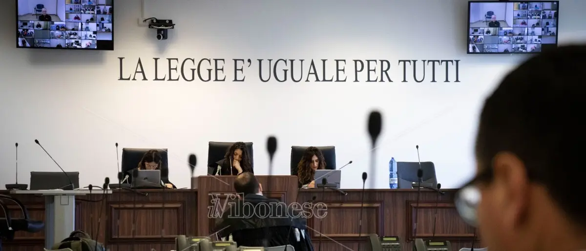 Rinascita Scott, l’incontro al bar tra Pittelli e il suo amico dei Servizi: per i giudici «Marinaro disse all’avvocato del blitz»