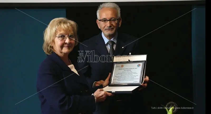 Tropea, la giornalista Vittoria Saccà premiata dal Rotary - Video