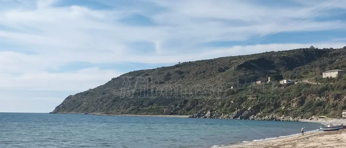 Nicotera, al via la pulizia della spiaggia: ordinanza rivolta ai concessionari