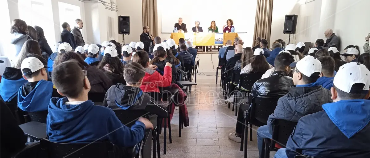 Le ecomafie e la Terra bene comune: Marisa Manzini incontra gli studenti di San Costantino - Video