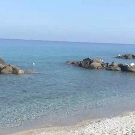 Ricadi,\u00A0mare fuori dai parametri a Torre Ruffa: scatta il divieto di balneazione in uno dei tratti più frequentati\n