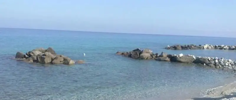 Ricadi,\u00A0mare fuori dai parametri a Torre Ruffa: scatta il divieto di balneazione in uno dei tratti più frequentati\n