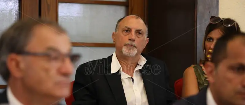 Piano di sviluppo Vibo2023, il M5s attacca: «Elenco dei regali di Pasqua»