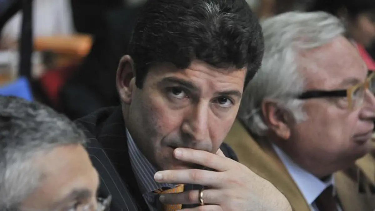 L\\'ex Capo della Squadra Mobile di Napoli Vittorio Pisani nel corso del processo a suo carico tenutosi nell\\'aula del tribunale di Napoli, 19 giugno 2012. ANSA/CESARE ABBATE , ANSA