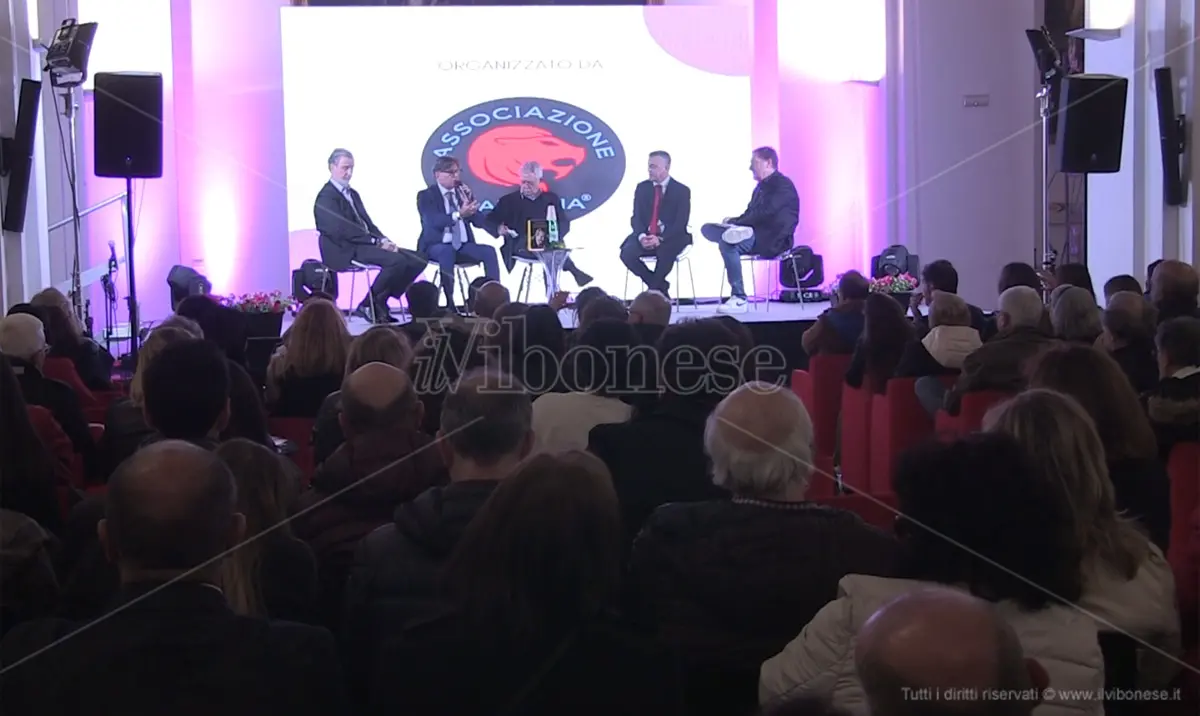 Festival del Sud a Vibo Valentia, chiusura col botto con Martelli e Scopelliti - Video