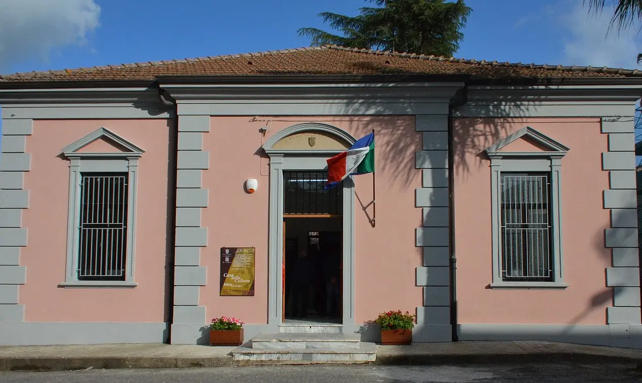 Mileto, nella Casa della Cultura la presentazione del libro sui mille anni di storia dell'antica capitale normanna