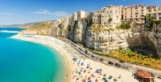 Tropea, il sindaco Macrì: «Come gestiremo i visitatori? Il Governo sia chiaro» - Video