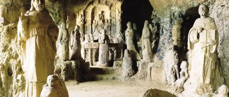 Rubati gli incassi nella chiesetta di Piedigrotta a Pizzo, indagini in corso