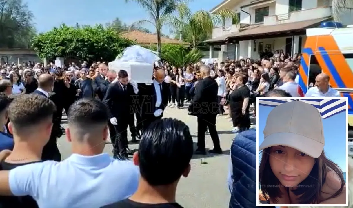 Rizziconi: l’ultimo saluto a Denise Galatà, morta in un incidente sul fiume Lao