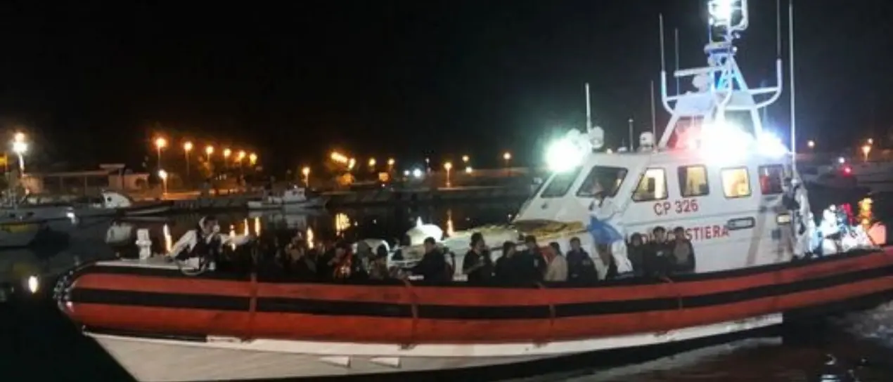 Nuovo sbarco di migranti a Roccella Jonica, è il 17esimo in tre mesi