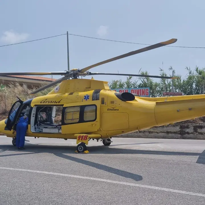 Incidente sul lavoro a Ricadi, ferito un 19enne: interviene l'elisoccorso