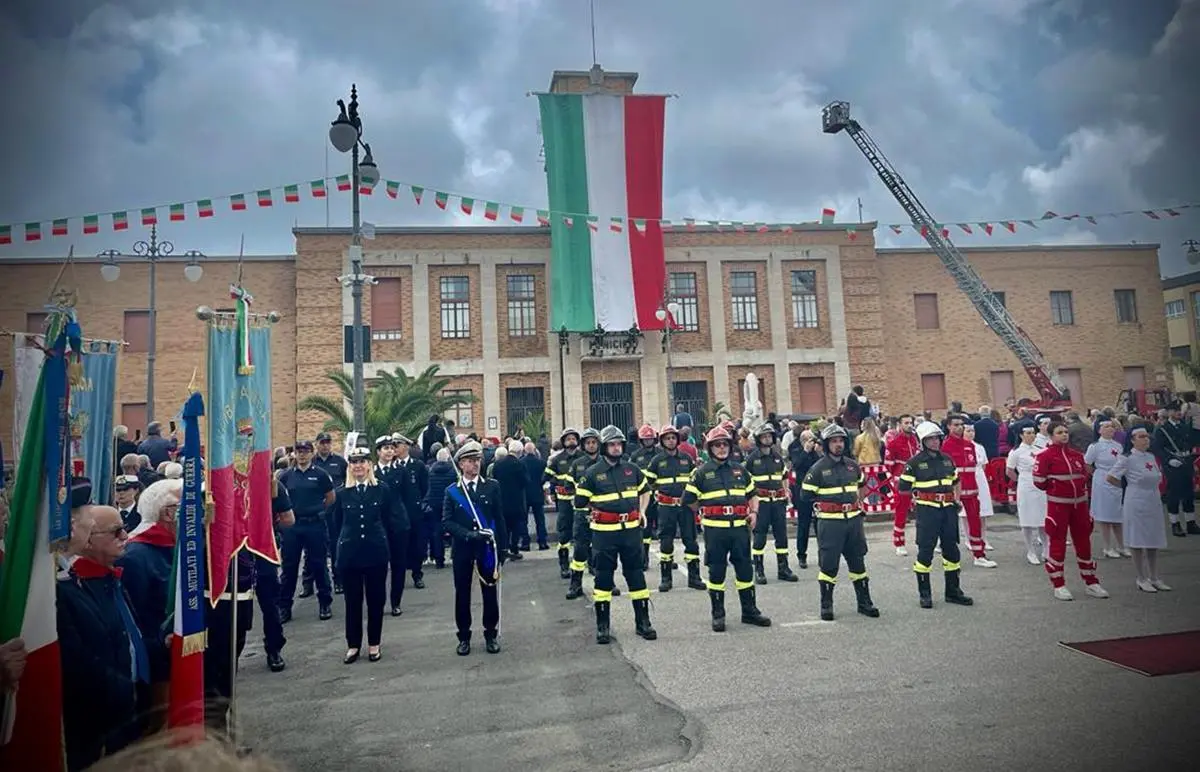 Festa della Repubblica a Vibo, cerimonia in piazza Municipio - Foto