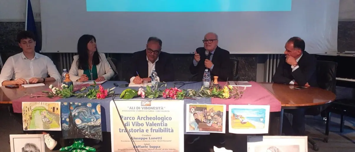Parco archeologico di Vibo, il soprintendente agli studenti: «Spendetevi per renderlo fruibile»
