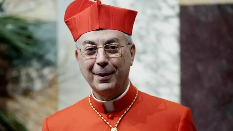 Citta\\' del Vaticano 14/02/2015, visite di calore ai nuovi cardinali. Nella foto Dominique Mamberti