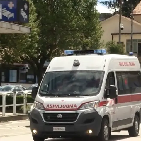 Ionadi, ciclista investito da un'auto pirata sulla Statale 18