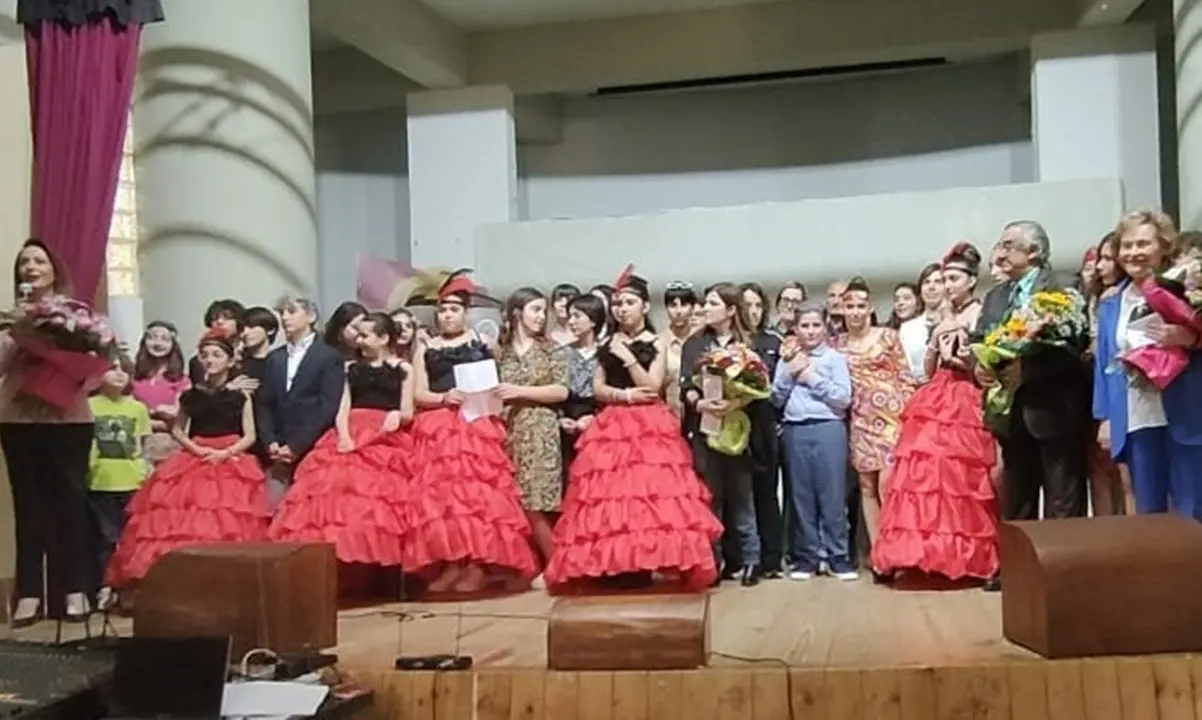 Vibo Valentia: gli studenti della scuola Murmura debuttano con \"Il tempo della felicità\"