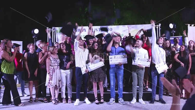 Tropea, assegnate le borse di studio “Costruisco il mio futuro” - Video