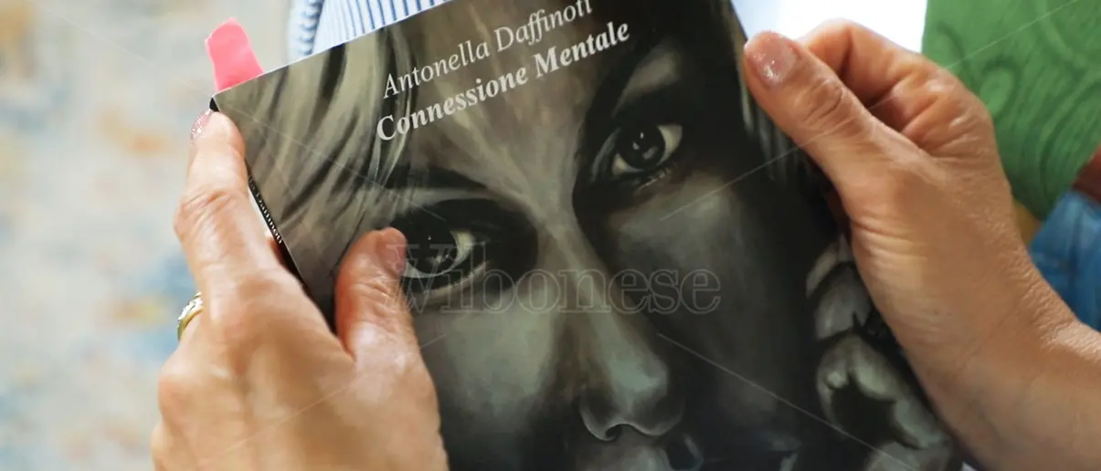 Da sogno di bambina a realtà: la passione per la scrittura di Antonella Daffinoti nella nuova puntata di LaC Storie
