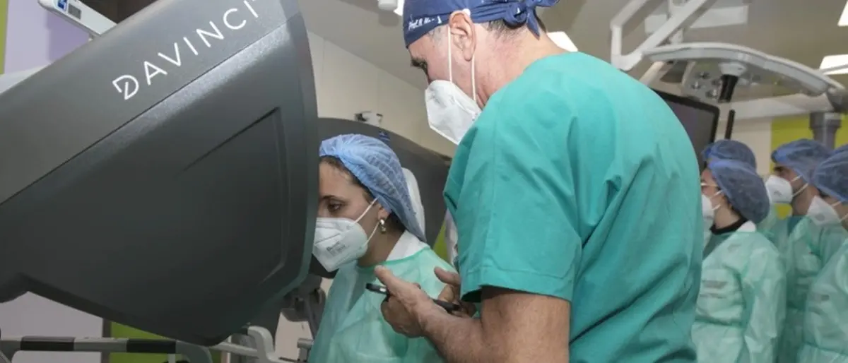 Operate dal robot Da Vinci, tre pazienti ringraziano l’equipe del vibonese Nardo