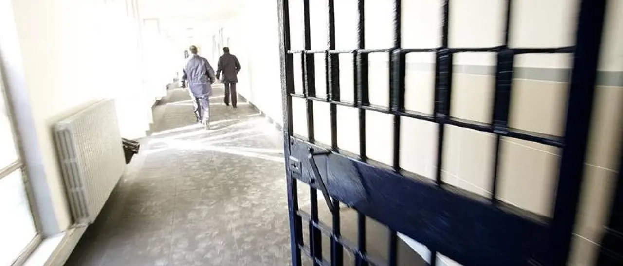 Tentato omicidio di un poliziotto a Vibo, Luigi Mancuso lascia il carcere